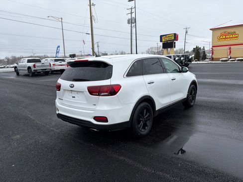 Used 2019 Kia Sorento LX V6 FWD image 3