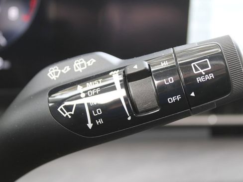 Certified 2023 Kia Carnival SX image 46