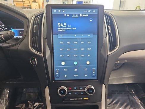 Used 2024 Ford Edge SE w/ Cargo Accessory Package AWD/4WD image 19