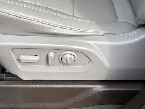 Used 2021 GMC Sierra 1500 SLT image 17