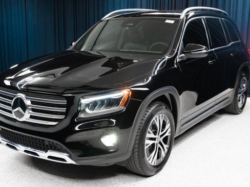 Used 2026 Mercedes-Benz GLB 250 image 1