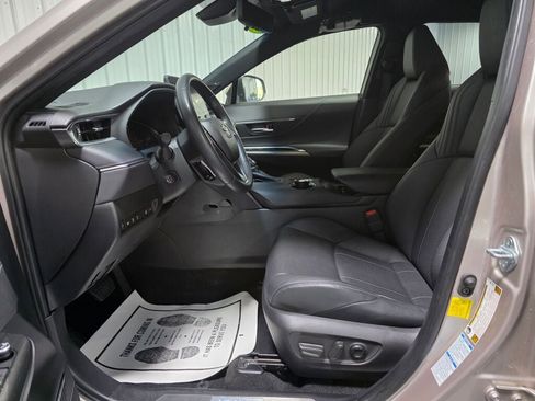 Used 2021 Toyota Venza Limited AWD/4WD image 10