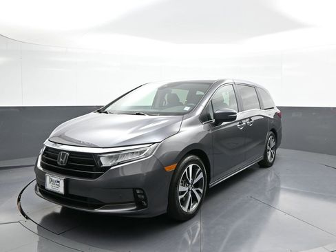 Certified 2024 Honda Odyssey Touring image 1