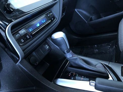 Certified 2017 Toyota Corolla SE 50th Anniversary image 31