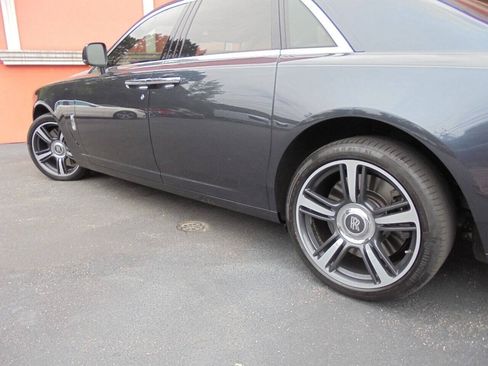 Used 2011 Rolls-Royce Ghost RWD image 34