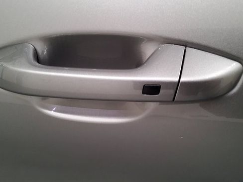 Used 2024 Kia Seltos EX image 18