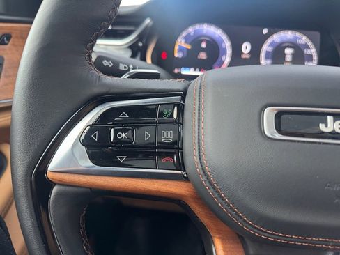 Used 2025 Jeep Grand Cherokee L Summit image 24