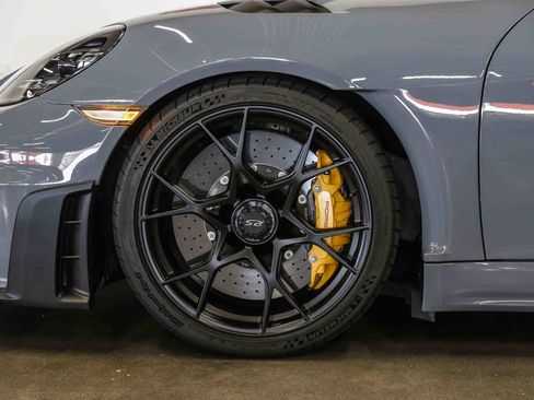 Used 2025 Porsche 718 Cayman GT4 RS w/ Weissach Package RWD image 5