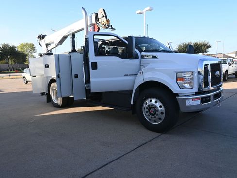 New 2026 Ford F750 2WD SuperCab Super Duty image 15