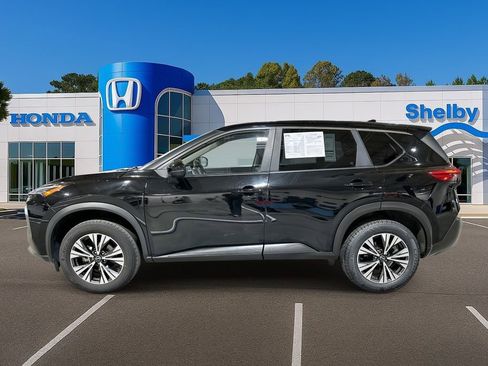 Used 2023 Nissan Rogue SV image 5