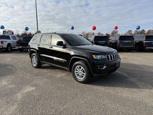 Used 2019 Jeep Grand Cherokee Laredo AWD/4WD image 2