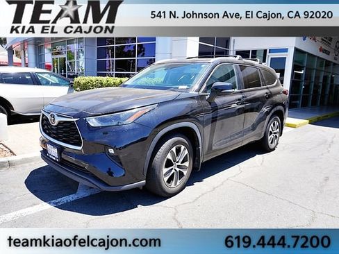 Used 2023 Toyota Highlander XLE FWD image 1