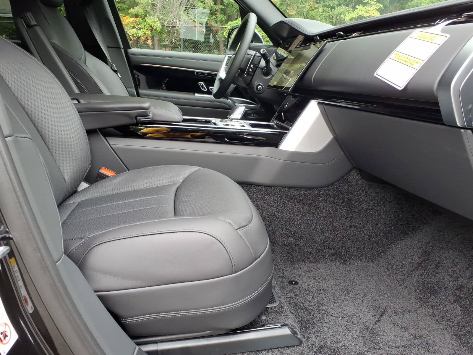 New 2027 Land Rover Range Rover SE AWD/4WD image 3