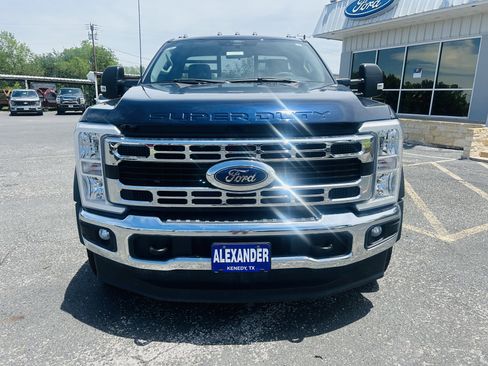 Used 2024 Ford F550 4x4 Regular Cab Super Duty w/ XL Chrome Package image 3