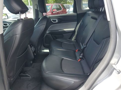 Used 2022 Jeep Compass Latitude image 7