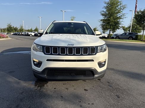 Used 2020 Jeep Compass Latitude AWD/4WD image 3