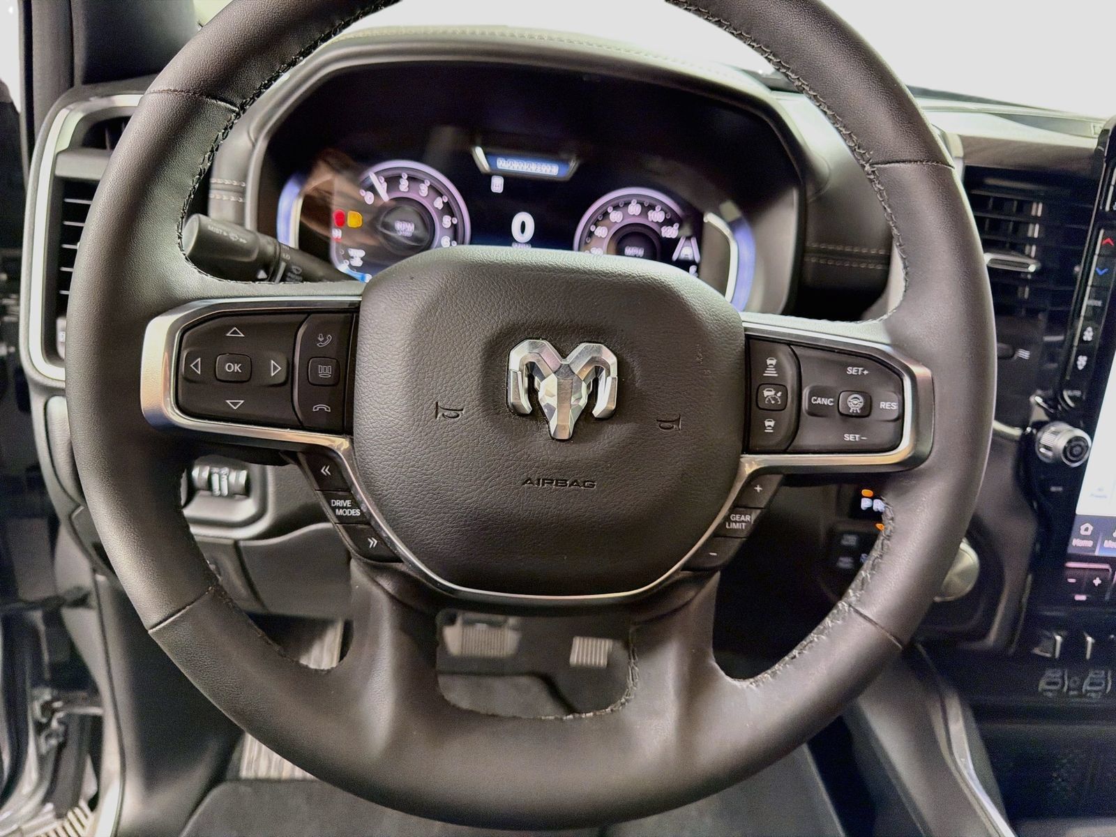 Used 2025 RAM 1500 Laramie w/ Advanced Safety Group II AWD/4WD image 13