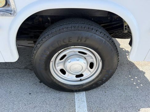 Used 2016 Ford F250 XL w/ Power Equipment Group RWD image 16