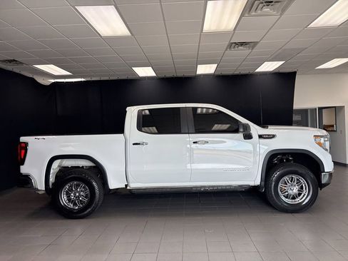 Used 2019 GMC Sierra 1500 4x4 Crew Cab w/ Convenience Package image 2