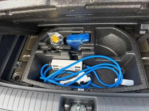 Used 2023 Hyundai Kona Limited FWD image 31