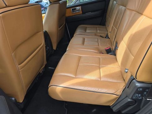 Used 2014 Lincoln Navigator 4WD w/ Equipment Group 101A image 19