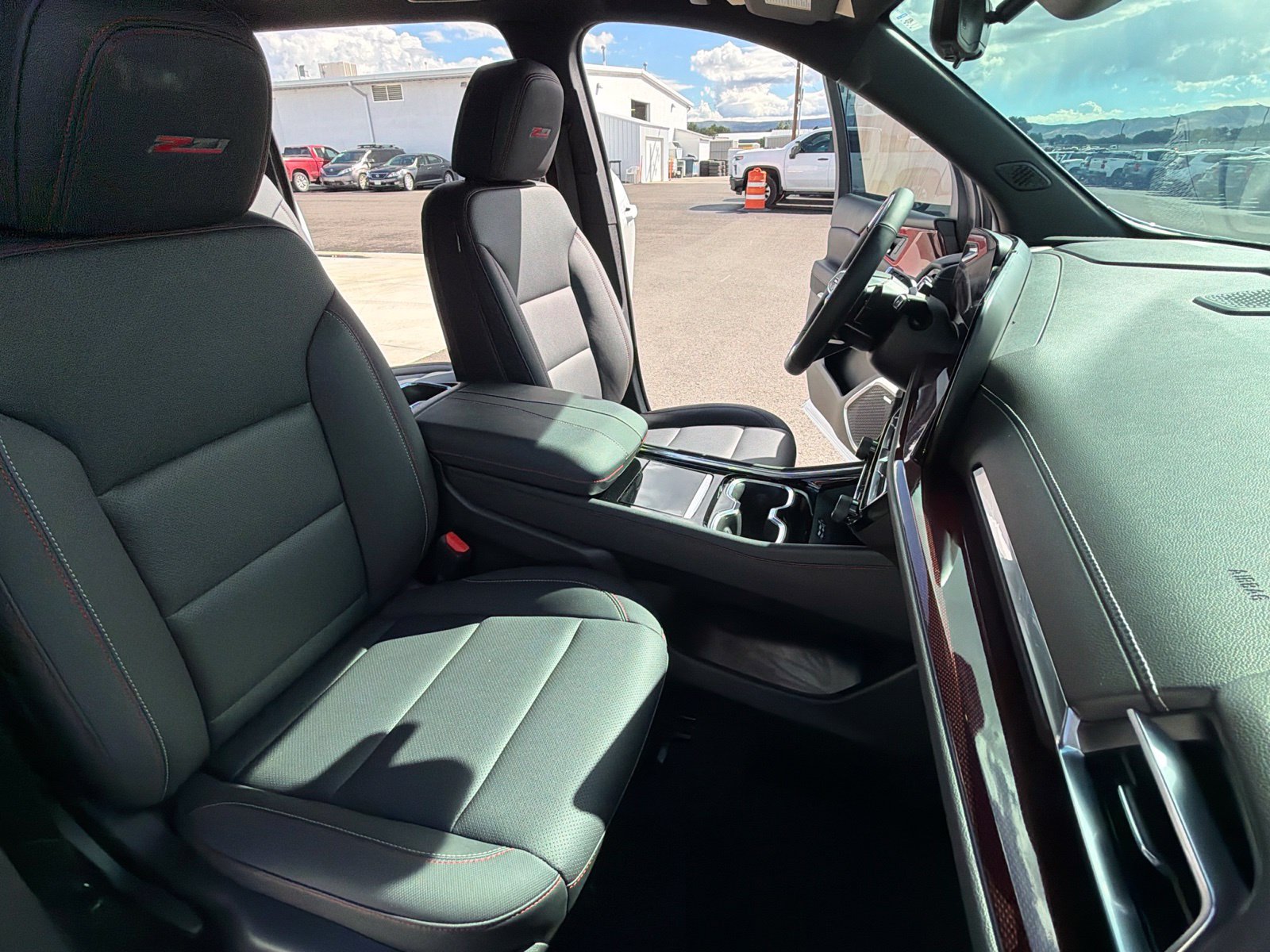 Used 2024 Chevrolet Traverse Z71 w/ Enhanced Driving Package AWD/4WD image 34