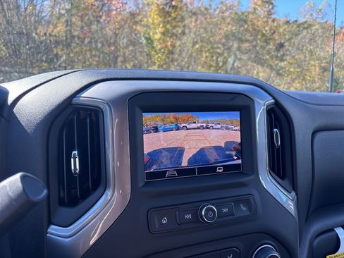 New 2026 Chevrolet Silverado 2500 Custom w/ Z71 Off-Road Package image 20