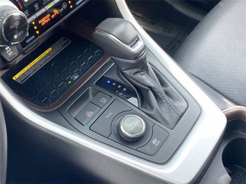 Used 2021 Toyota RAV4 Limited image 30