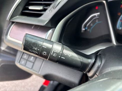 Used 2018 Honda Civic Touring image 15
