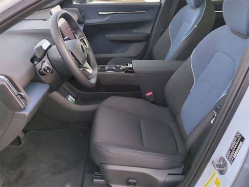 New 2025 Volvo EX30 Plus w/ Climate Package image 8