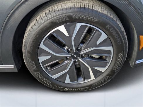 Used 2024 Kia EV6 Light image 11