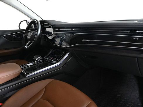 Used 2022 Audi Q8 Premium image 15