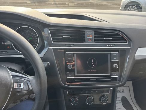 Used 2018 Volkswagen Tiguan S w/ Front Fog Lights Package image 18