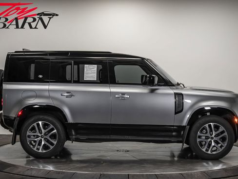 Used 2023 Land Rover Defender 110 X-Dynamic SE image 6