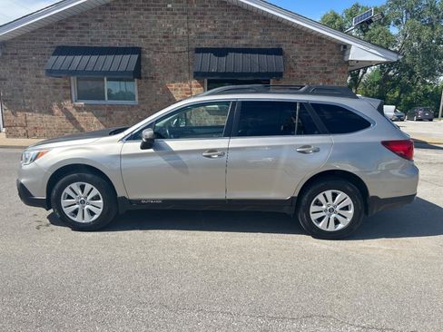 Used 2017 Subaru Outback 2.5i Premium AWD/4WD image 10