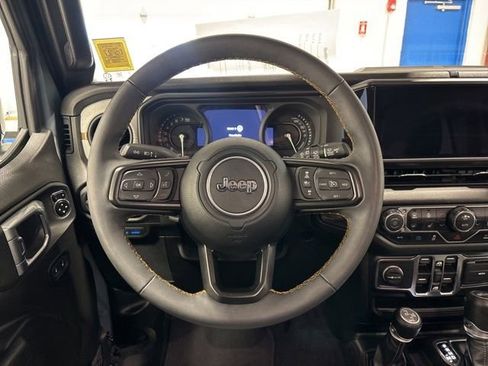 Used 2024 Jeep Wrangler Unlimited w/ Convenience Group AWD/4WD image 15