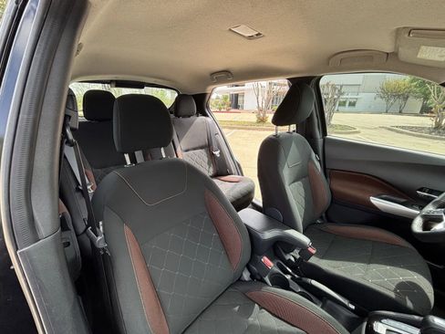 Used 2020 Nissan Kicks SR image 17