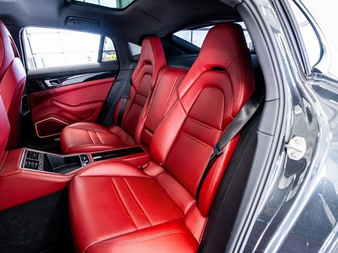 Used 2021 Porsche Panamera 4 image 56