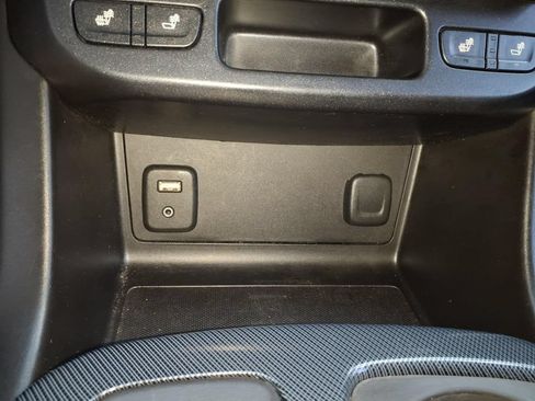 Used 2015 Chevrolet Colorado Z71 AWD/4WD image 24