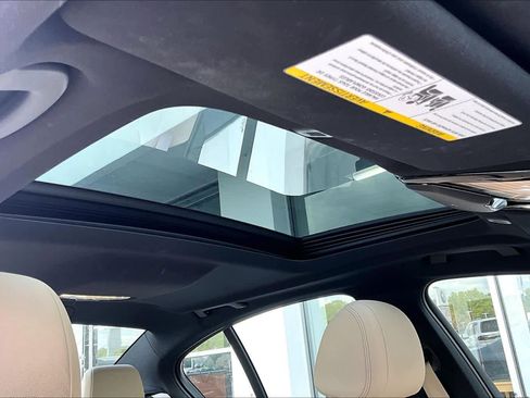 Used 2022 BMW 540i w/ Premium Package image 13