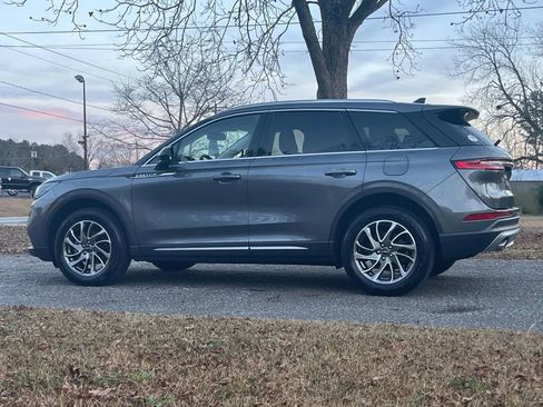 Used 2022 Lincoln Corsair AWD w/ Equipment Group 101A image 43