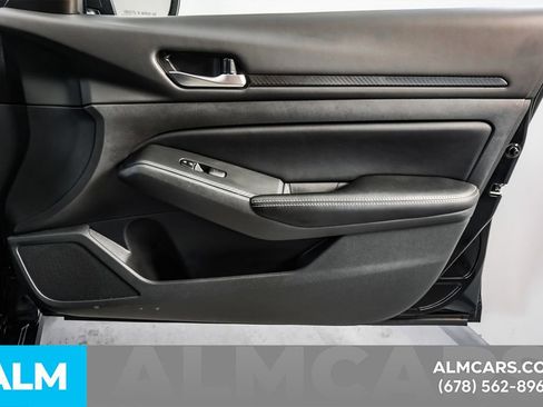 Used 2025 Nissan Altima 2.5 SV FWD image 40