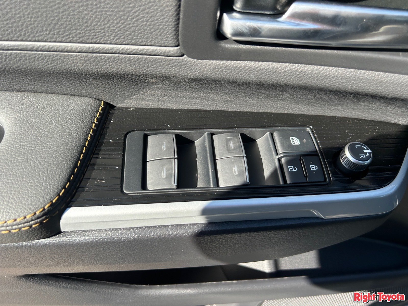 New 2026 Toyota Sienna XLE Woodland Edition AWD/4WD image 21