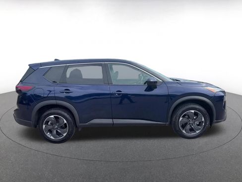 Used 2025 Nissan Rogue SV FWD image 16