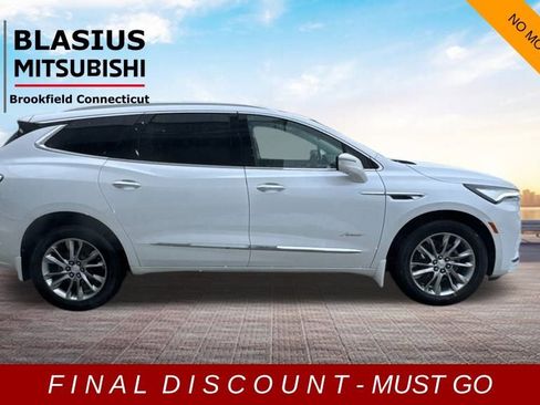 Used 2022 Buick Enclave Avenir image 9