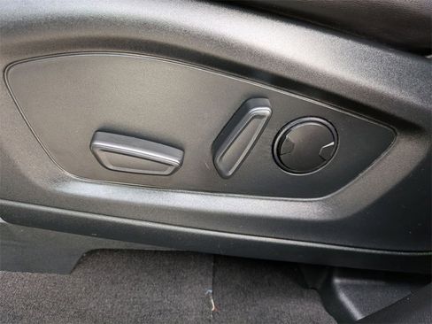 Used 2023 Ford Explorer XLT w/ Equipment Group 202A image 13