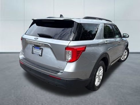 Used 2021 Ford Explorer XLT AWD/4WD image 4