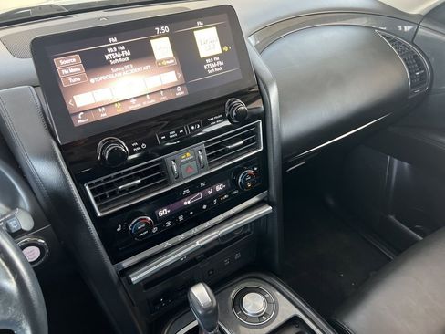 Used 2021 Nissan Armada SV image 18