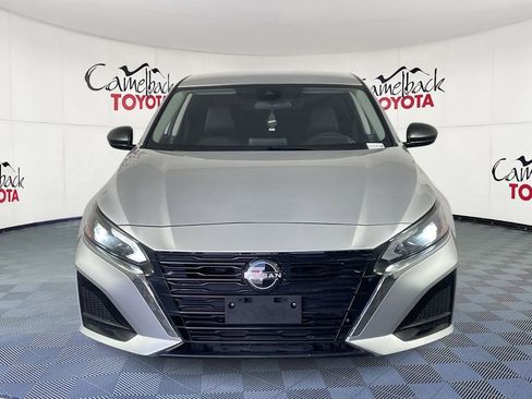 Used 2024 Nissan Altima 2.5 SV image 2