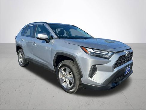Used 2023 Toyota RAV4 XLE w/ Convenience Package image 5